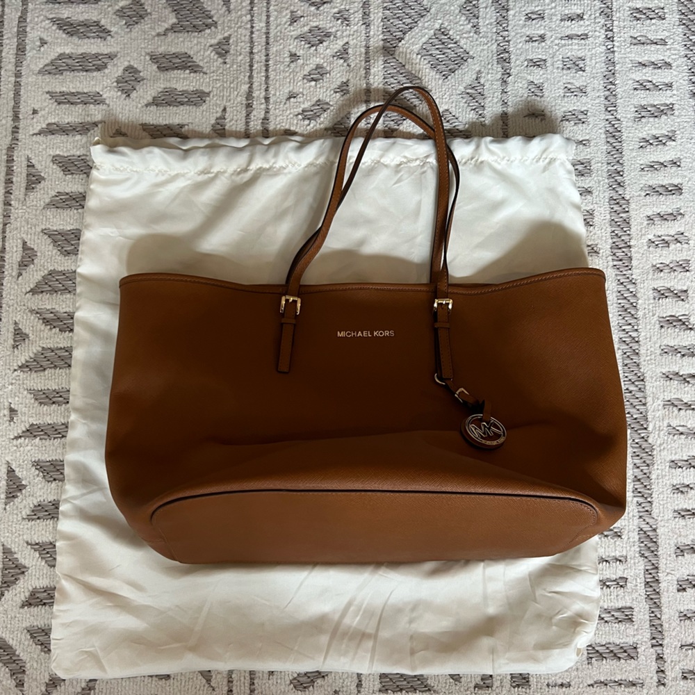Michael Kors Jet Set Saffiano Tote